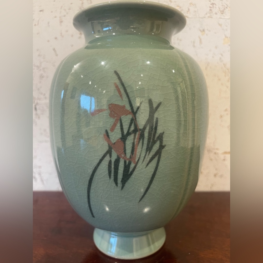 Vase - Picture 5 of 8
